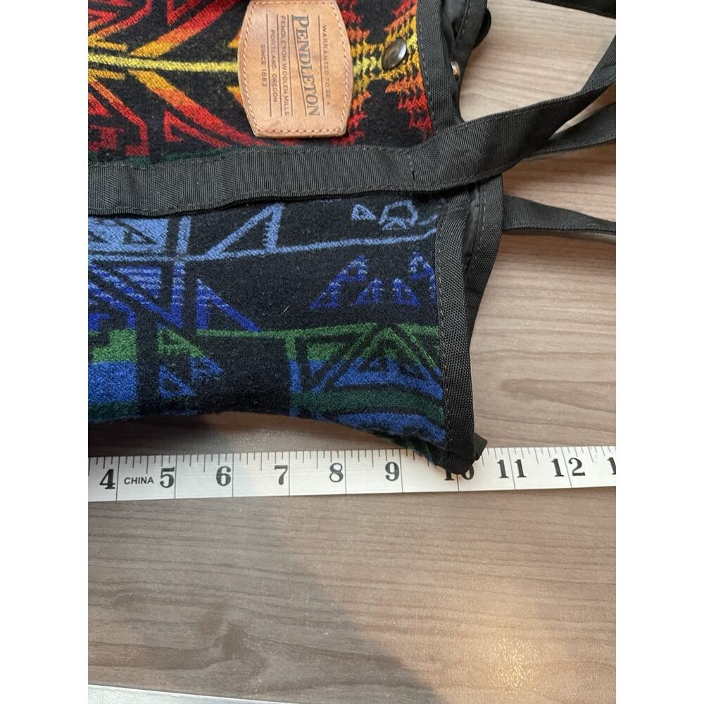 Pendleton Multicolor Geometric Shoulder Bag - Picture 7 of 10
